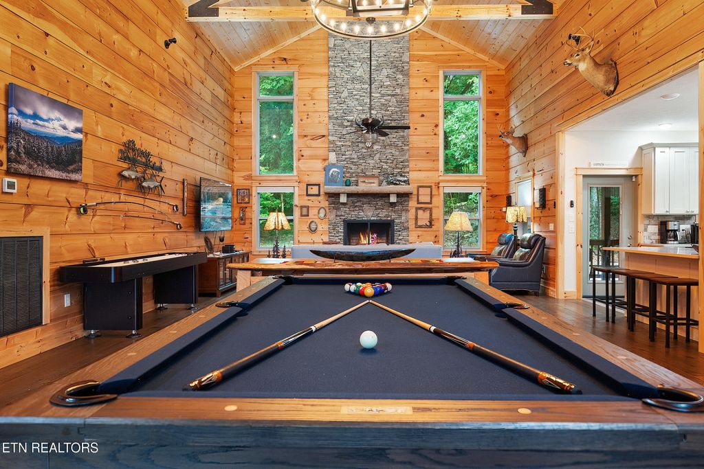 Photo of 910 English Mtn Rd, Cosby, TN 37722 (MLS # 1339609)