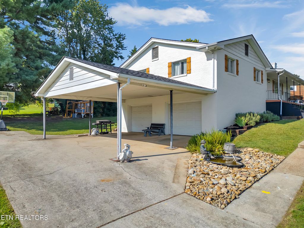 Photo of 217 Mayview Drive, Powell, TN 37849 (MLS # 1315159)