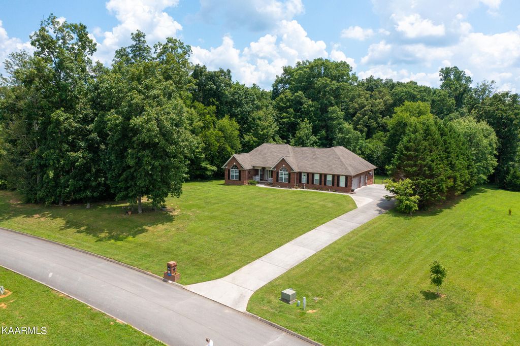 Photo of 749 Majestic Mountains Blvd, Walland, TN 37886 (MLS # 1234120)