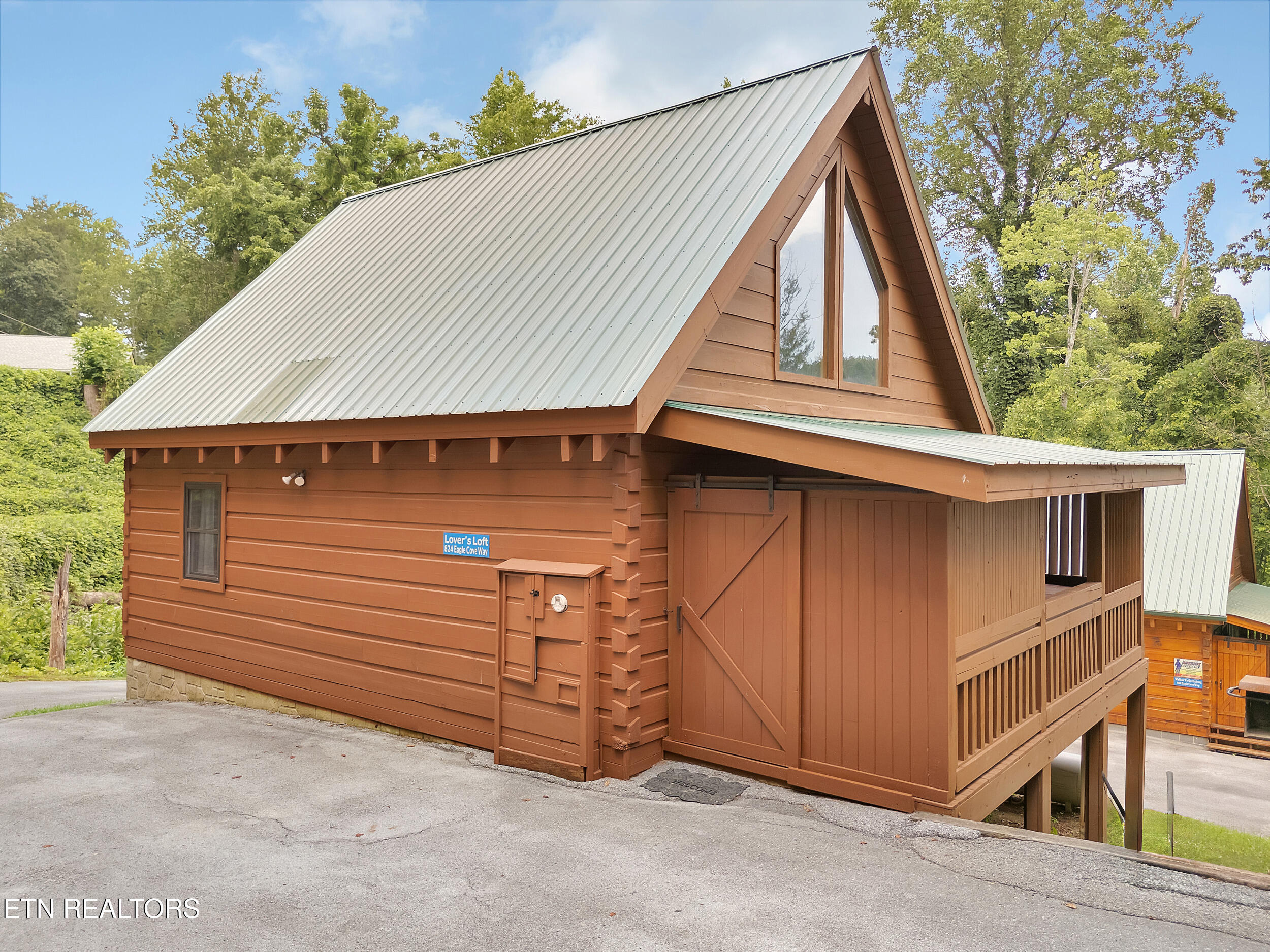 824 Eagle Cove Way