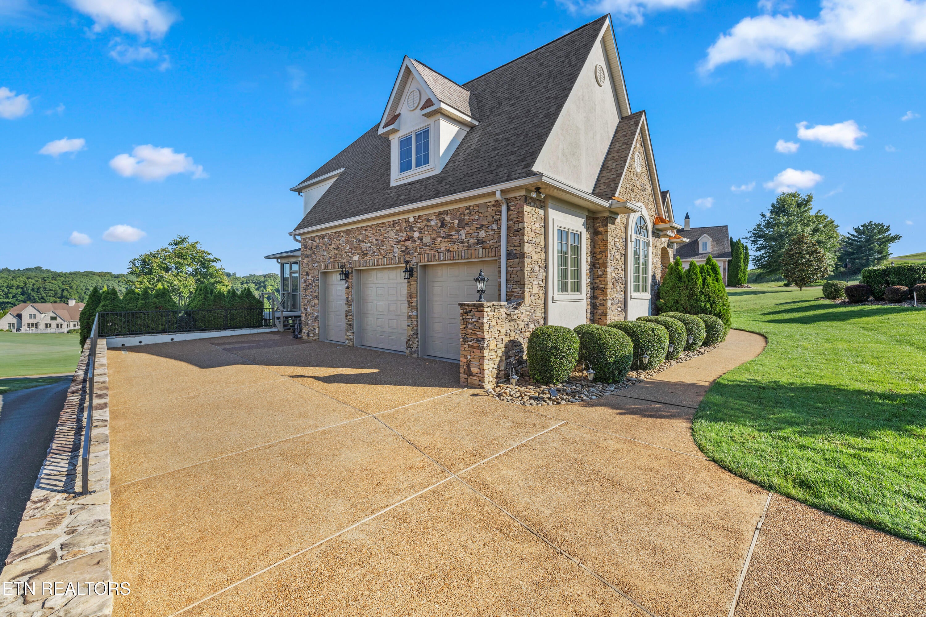 859 Rarity Bay Pkwy