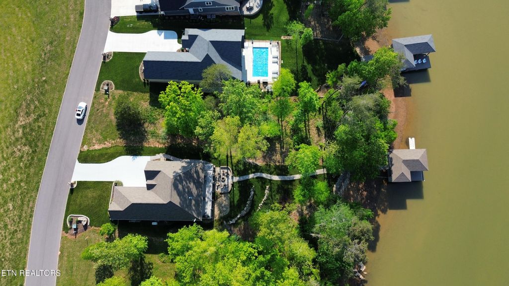 Photo of 14 Falcon Tr, Vonore, TN 37885 (MLS # 1331016)