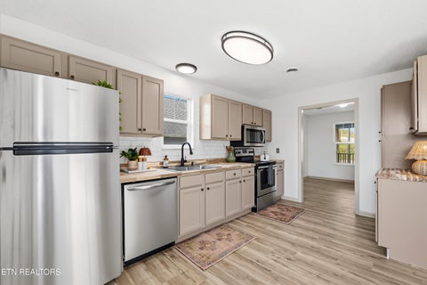 Tiny photo for 1000 Knoxville College Drive, Knoxville, TN 37921 (MLS # 1359333)