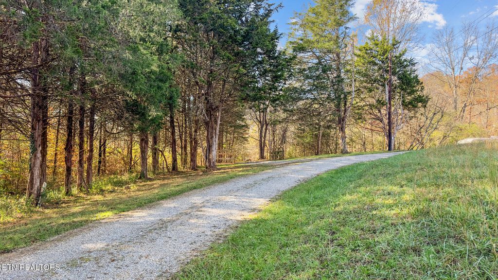 Photo of 150 Sheppard Rd, Sweetwater, TN 37874 (MLS # 1283025)