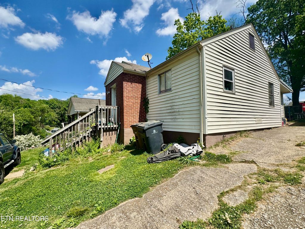 Photo of 1840 Buford St, Knoxville, TN 37920 (MLS # 1338226)
