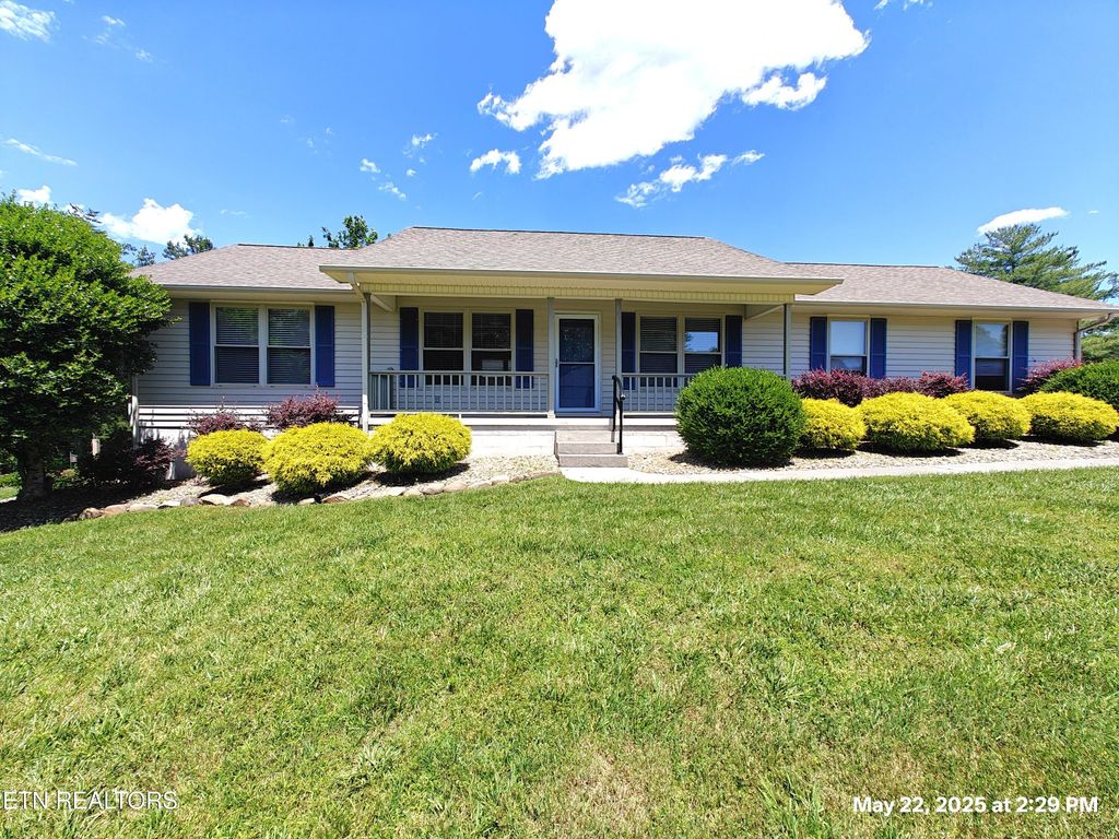 Photo of 179 Depew Drive Dr, Loudon, TN 37774 (MLS # 1302144)