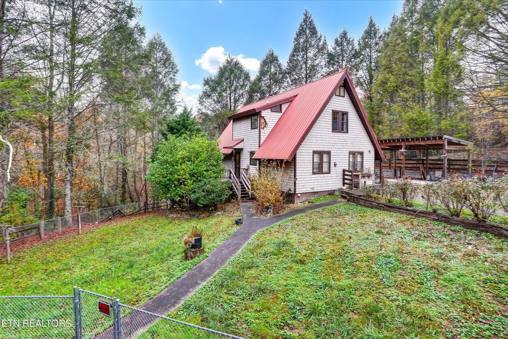 Photo of 338 Old Cades Cove Rd, Townsend, TN 37882 (MLS # 1241551)