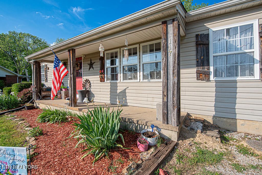 Photo of 117 King Circle, Kingston, TN 37763 (MLS # 1299448)