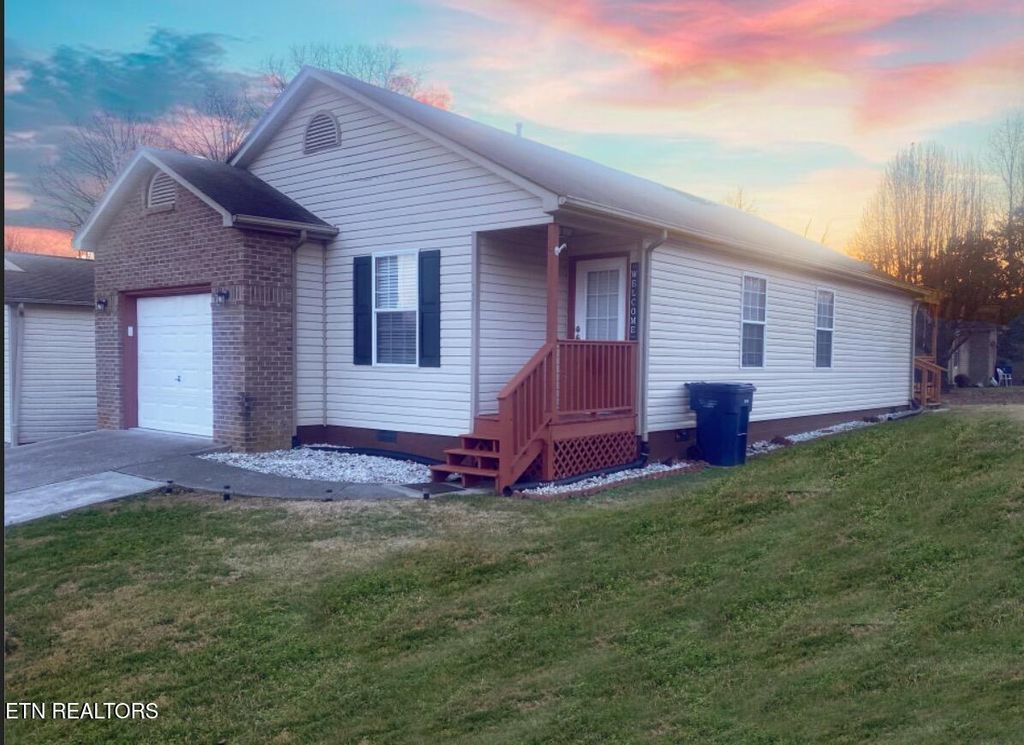 Photo of 7401 Werkbund Way, Knoxville, TN 37920 (MLS # 1325863)