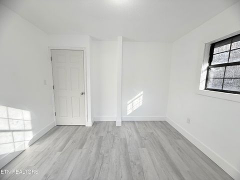 Tiny photo for 130 Fellowship Lane, Caryville, TN 37714 (MLS # 1326389)