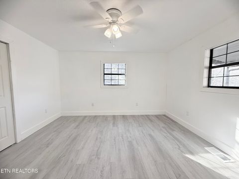 Tiny photo for 130 Fellowship Lane, Caryville, TN 37714 (MLS # 1326389)