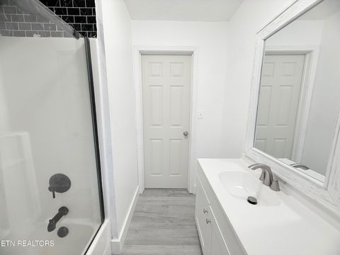 Tiny photo for 130 Fellowship Lane, Caryville, TN 37714 (MLS # 1326389)