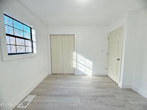 Tiny photo for 130 Fellowship Lane, Caryville, TN 37714 (MLS # 1326389)