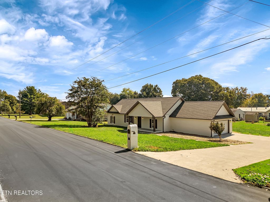 Photo of 521 Devon St, Seymour, TN 37865 (MLS # 1315882)