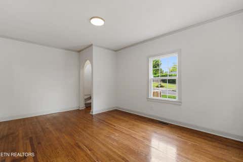 Tiny photo for 727 Witt Place, Knoxville, TN 37915 (MLS # 1346002)