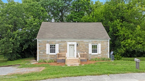 Tiny photo for 727 Witt Place, Knoxville, TN 37915 (MLS # 1346002)