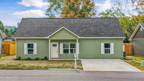 Photo of 7437 Cascade Meadows Way, Knoxville, TN 37918 (MLS # 1359908)