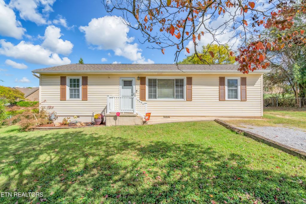 Photo of 7638 Bishop Rd, Knoxville, TN 37938 (MLS # 1318484)