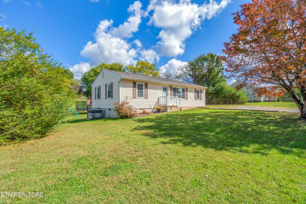 Photo of 7638 Bishop Rd, Knoxville, TN 37938 (MLS # 1318484)