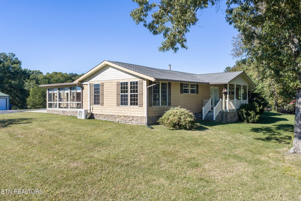Photo of 8251 Morgan County Hwy, Sunbright, TN 37872 (MLS # 1357256)