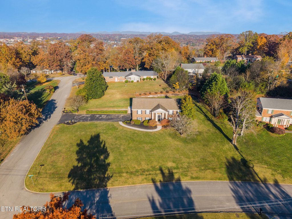 Photo of 204 SW Whittington Drive, Knoxville, TN 37923 (MLS # 1333286)