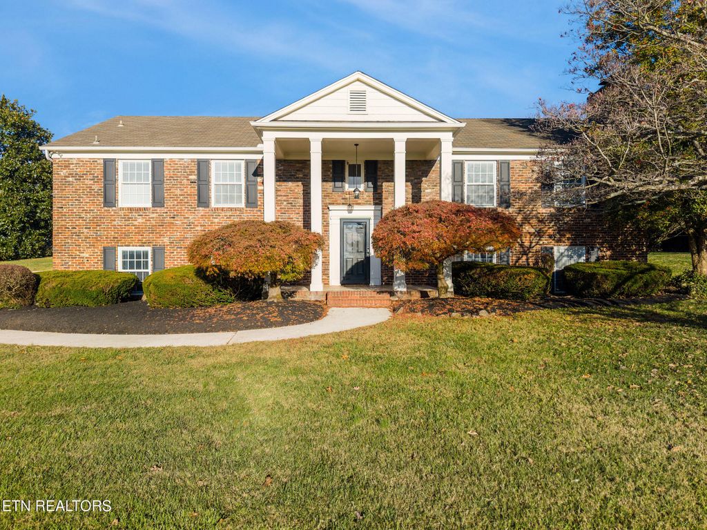 Photo of 204 SW Whittington Drive, Knoxville, TN 37923 (MLS # 1333286)