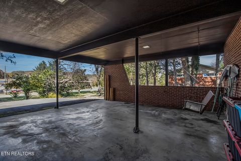 Tiny photo for 410 Douglas Lane, Clinton, TN 37716 (MLS # 1321029)