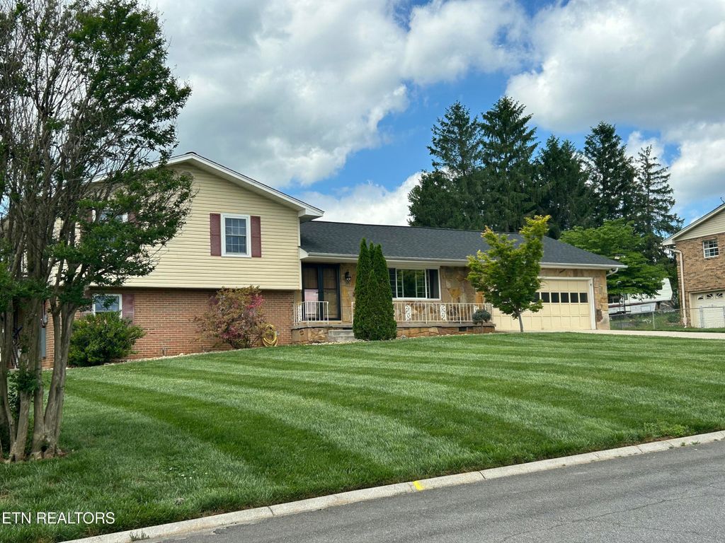 Photo of 323 Logan St, Seymour, TN 37865 (MLS # 1339113)
