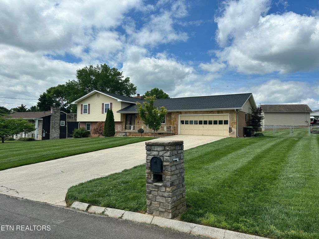 Photo of 323 Logan St, Seymour, TN 37865 (MLS # 1339113)