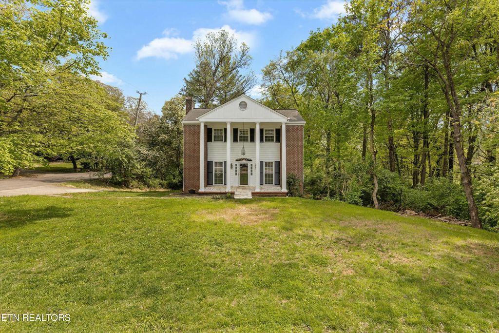 Photo of 4304 Kingston Pike, Knoxville, TN 37919 (MLS # 1297447)