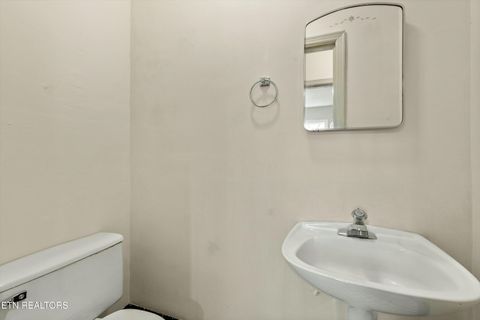 Tiny photo for 4304 Kingston Pike, Knoxville, TN 37919 (MLS # 1297447)