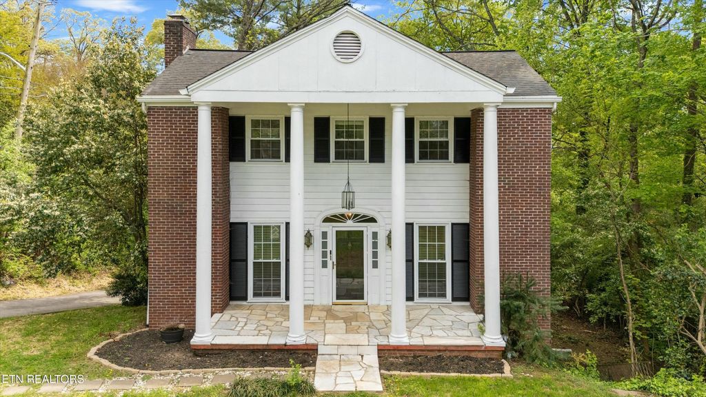 Photo of 4304 Kingston Pike, Knoxville, TN 37919 (MLS # 1297447)