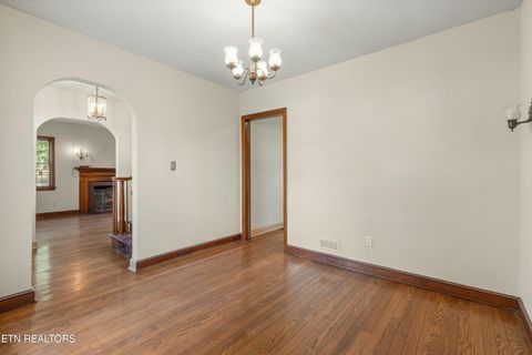 Tiny photo for 4304 Kingston Pike, Knoxville, TN 37919 (MLS # 1297447)