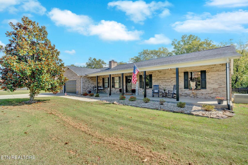 Photo of 709 Calvin St, Kingston, TN 37763 (MLS # 1318433)