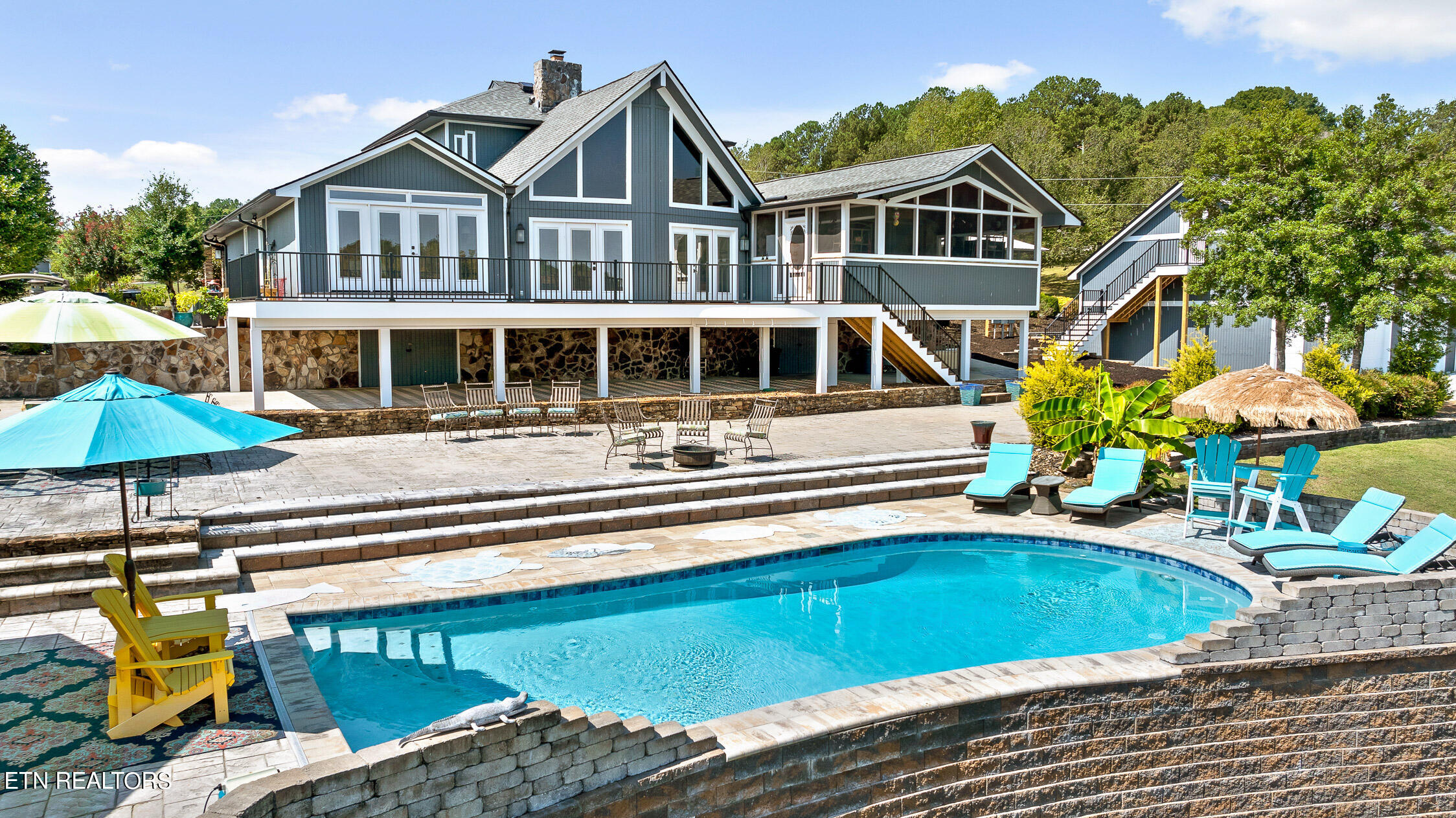 401 Gholdston Drive