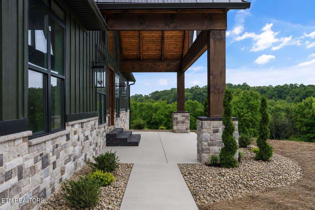 Photo of 710 W Dumplin Valley Rd, Dandridge, TN 37725 (MLS # 1351682)