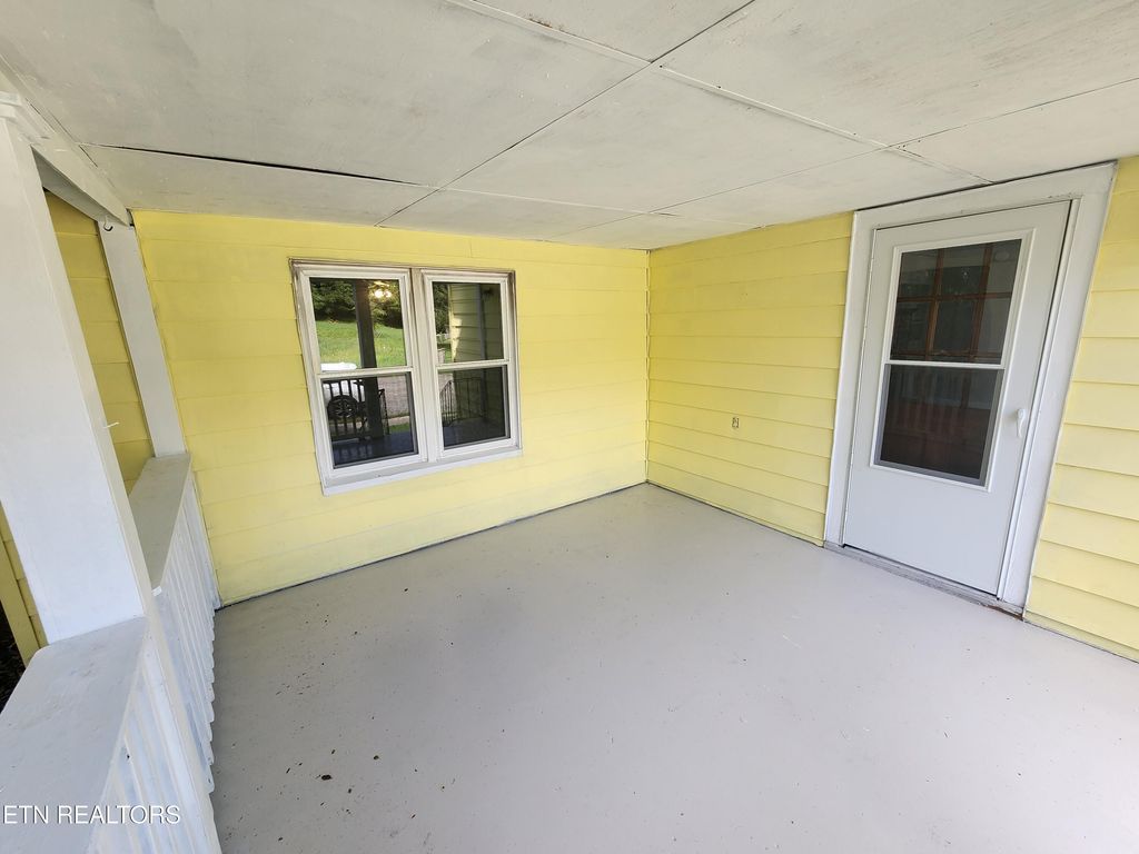 Photo of 308 E Prospect St, LaFollette, TN 37766 (MLS # 1308410)