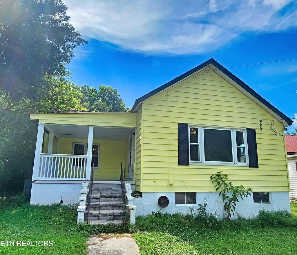 Photo of 308 E Prospect St, LaFollette, TN 37766 (MLS # 1308410)
