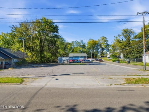 Tiny photo for 2115 McCalla Ave, Knoxville, TN 37915 (MLS # 1359615)