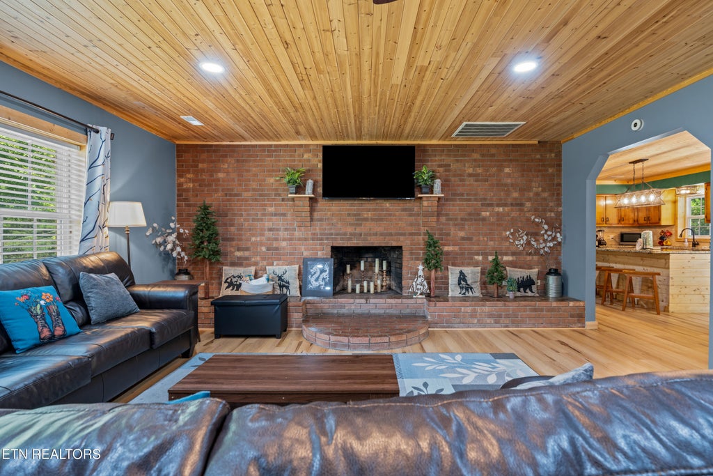 Photo of 4323 Boogertown Rd, Sevierville, TN 37876 (MLS # 1356952)