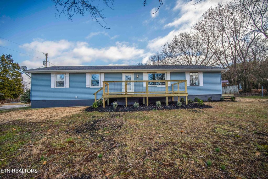 Photo of 1013 N Trigonia Rd, Greenback, TN 37742 (MLS # 1248033)