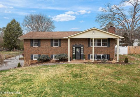 Photo of 605 Ensley Drive, Knoxville, TN 37920 (MLS # 1326339)