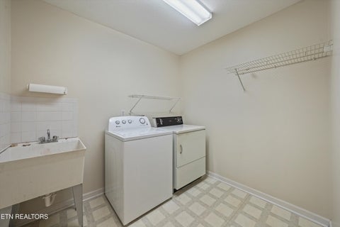 Tiny photo for 2560 Hirst Circle, Lenoir City, TN 37772 (MLS # 1359541)
