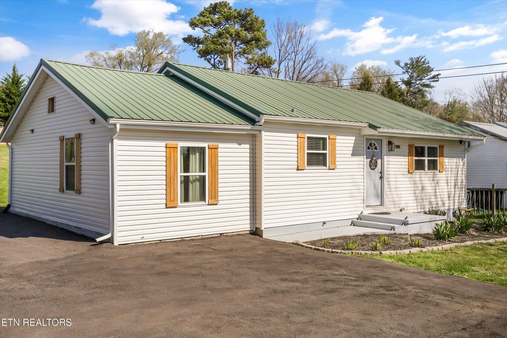 Photo of 2925 Patrick Ave, Maryville, TN 37804 (MLS # 1334146)