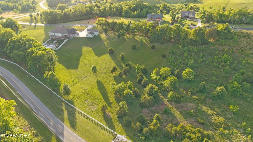 Photo of 113 Roaming Fawn Drive, Rockwood, TN 37854 (MLS # 1340506)