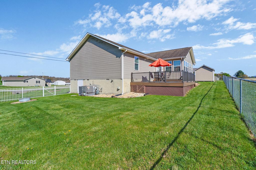 Photo of 341 Jesse Loop, Crossville, TN 38555 (MLS # 1297657)