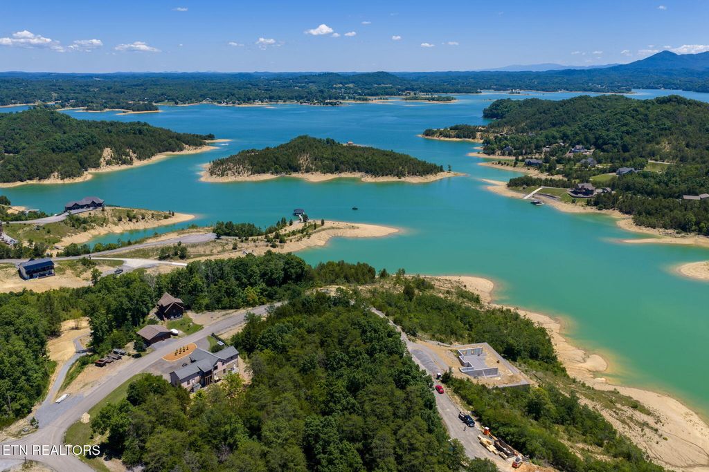 Photo of 10 Bay View Point, Sevierville, TN 37876 (MLS # 1343352)