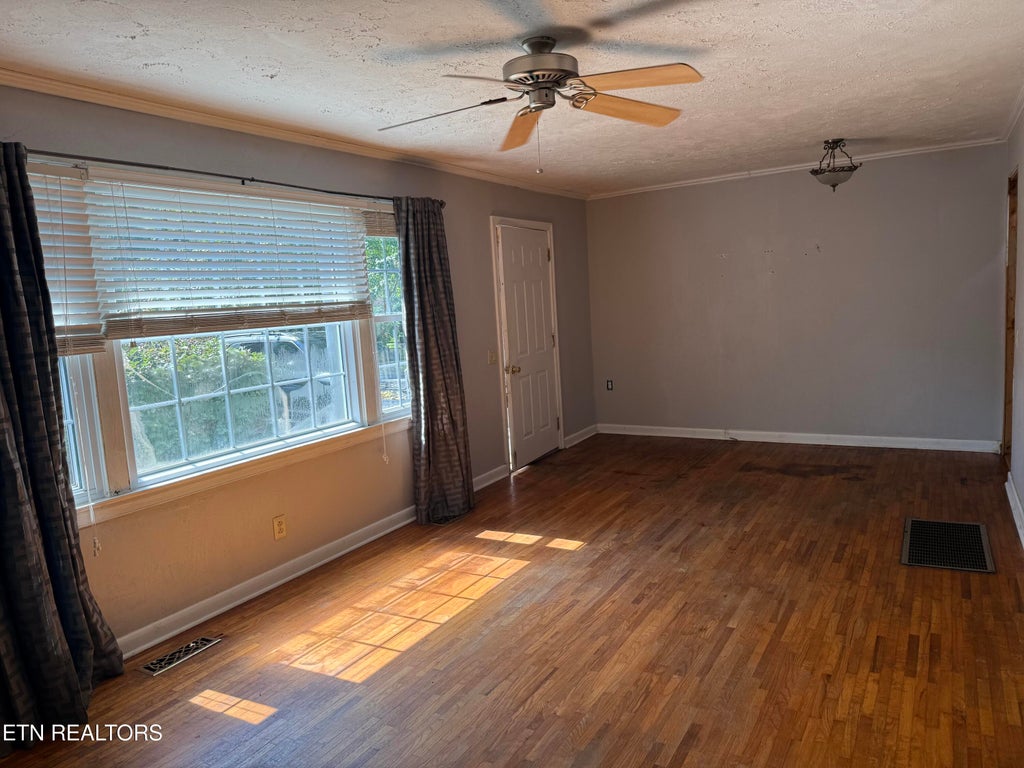 Photo of 220 Kenneth St, Athens, TN 37303 (MLS # 1354152)