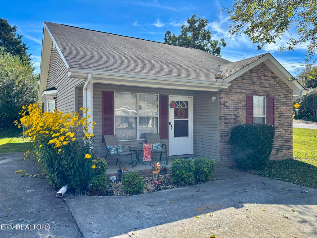 Photo of 902 Middlebrook Court, Sevierville, TN 37862 (MLS # 1349924)