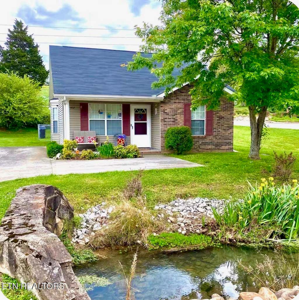 Photo of 902 Middlebrook Court, Sevierville, TN 37862 (MLS # 1349924)